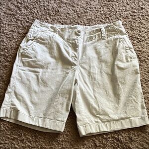 Women's Vineyard Vines Bermuda Shorts 10